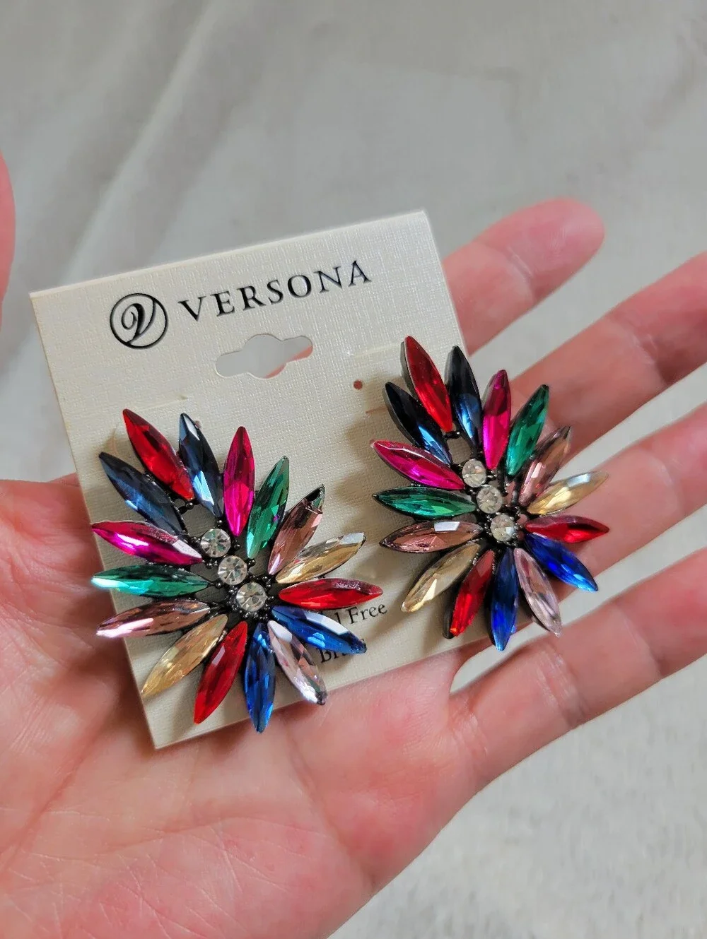 Versona | NWOT Pretty Rainbow Crystal Floral Burst Stud Earrings